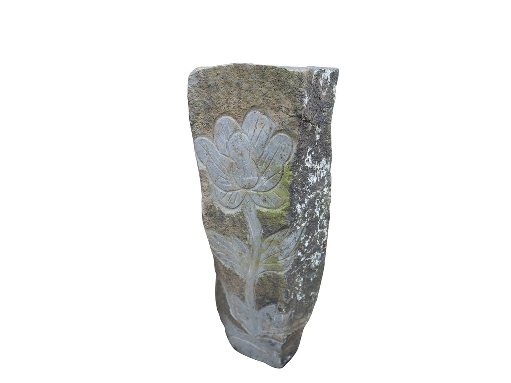 Basaltstele floral